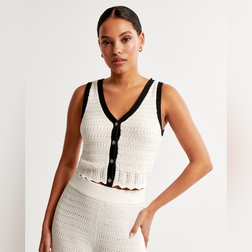 Abercrombie & Fitch Crochet Style Sweater Vest Cream with Black Trim NWT XS